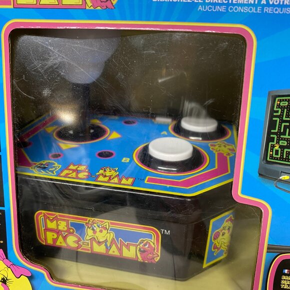 Vintage 1993 Miss Pac-Man Video Game Plug Directly Into Your TV Mini Console - Picture 2 of 13